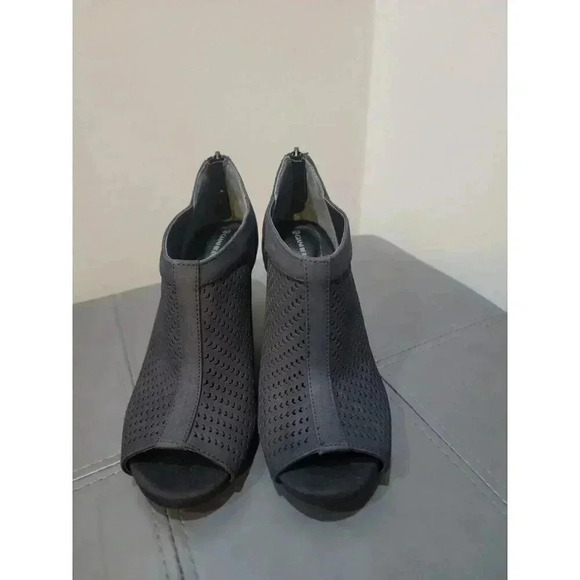 Giani Bernini Peep Toe Shoes Womens Size 7.5M Black No Box 3" Heel Zip - Picture 1 of 8